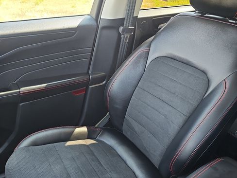 Used 2022 Ford Escape SEL w/ SEL Stealth AWD Package image 32