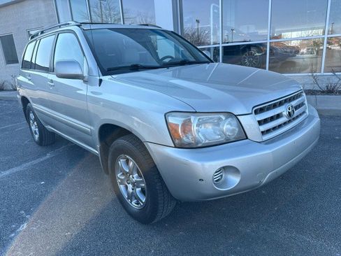 Used 2004 Toyota Highlander 4WD V6 image 1