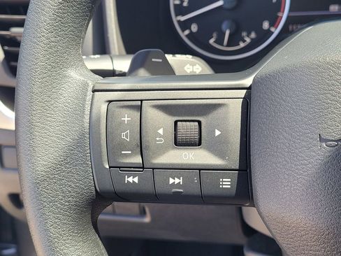 Used 2025 Nissan Rogue S FWD image 13