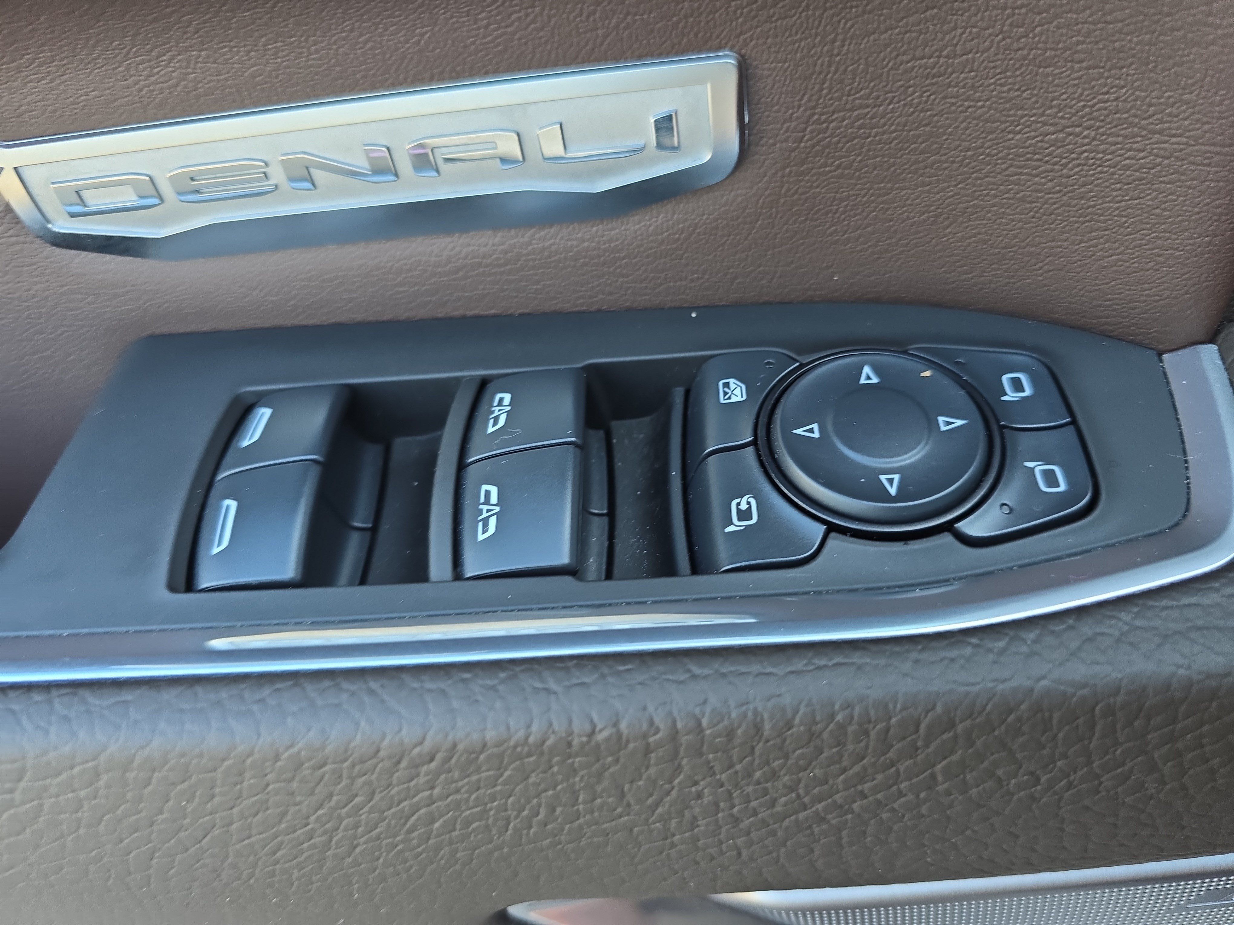 Used 2025 GMC Sierra 1500 Denali w/ Technology Package AWD/4WD image 29