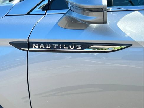 Used 2023 Lincoln Nautilus AWD w/ Premium Package image 29