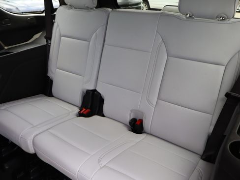 Used 2025 Chevrolet Tahoe Premier AWD/4WD image 34