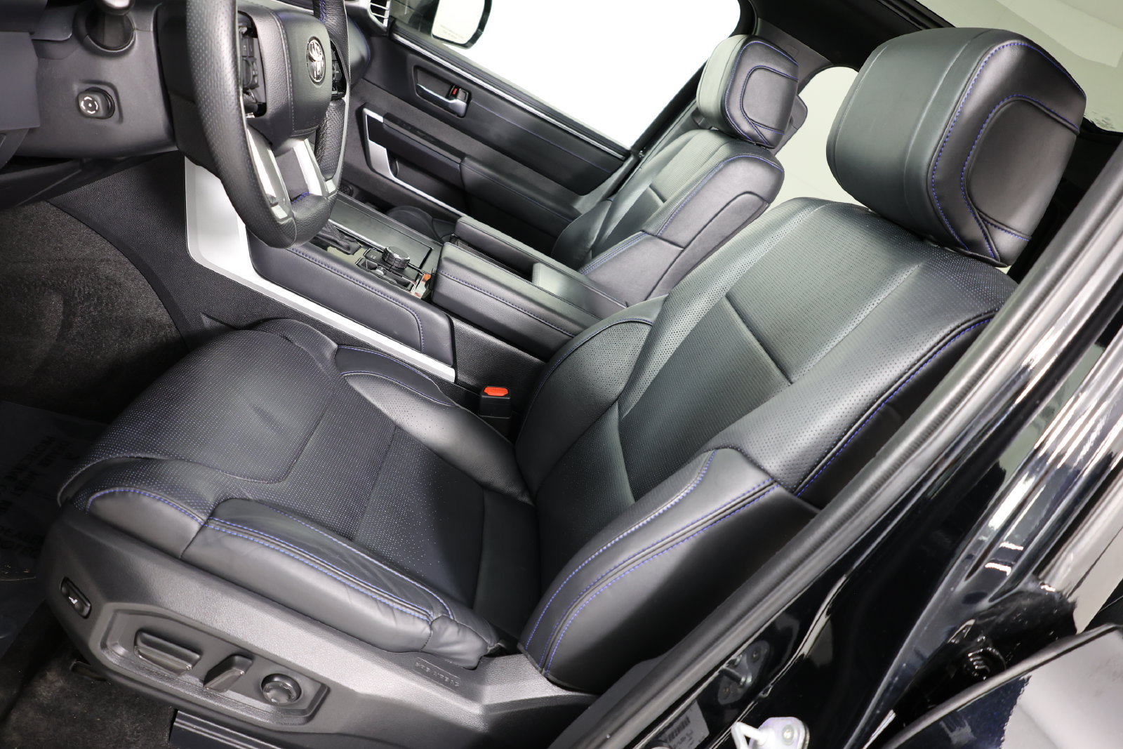 Used 2023 Toyota Sequoia Platinum AWD/4WD image 9