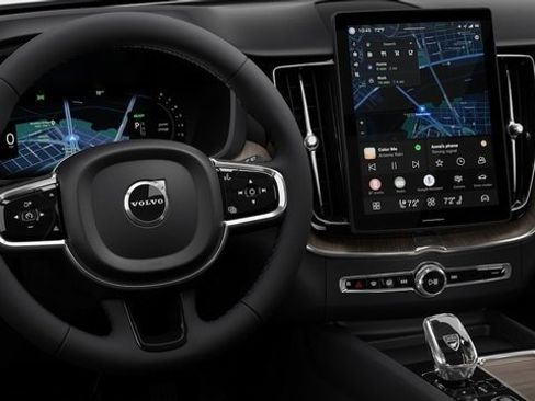 New 2026 Volvo XC60 B5 Plus w/ Climate Package image 8