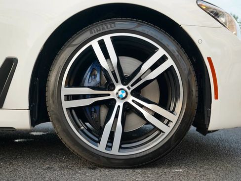 Used 2018 BMW 750i xDrive AWD/4WD image 17