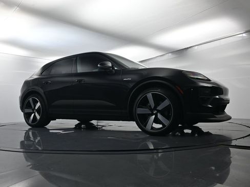 Used 2024 Porsche Macan 4 Electric image 55