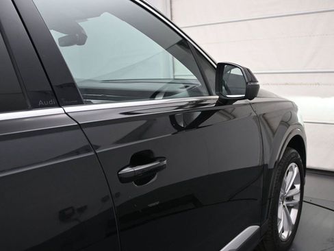 Used 2025 Audi Q7 3.0T Premium Plus AWD/4WD image 17
