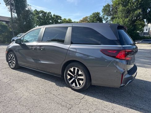 Used 2025 Honda Odyssey EX-L image 3