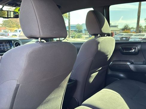 Used 2017 Toyota Tacoma TRD Off-Road w/ Tow Package (A/T) image 23