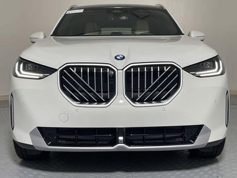 Used 2025 BMW X3 xDrive30i w/ Premium Package image 6