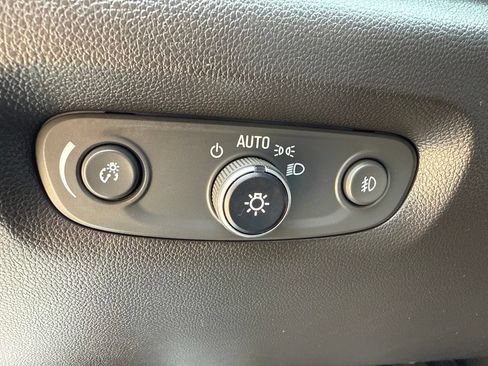 Used 2020 Chevrolet Traverse Premier w/ Redline Edition AWD/4WD image 22