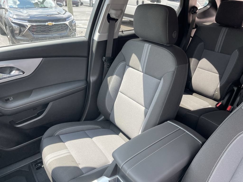 New 2026 Chevrolet Blazer LT w/ Convenience Package FWD image 23
