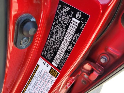 Used 2018 Toyota Prius Four Touring w/ Premium Convenience Package image 25