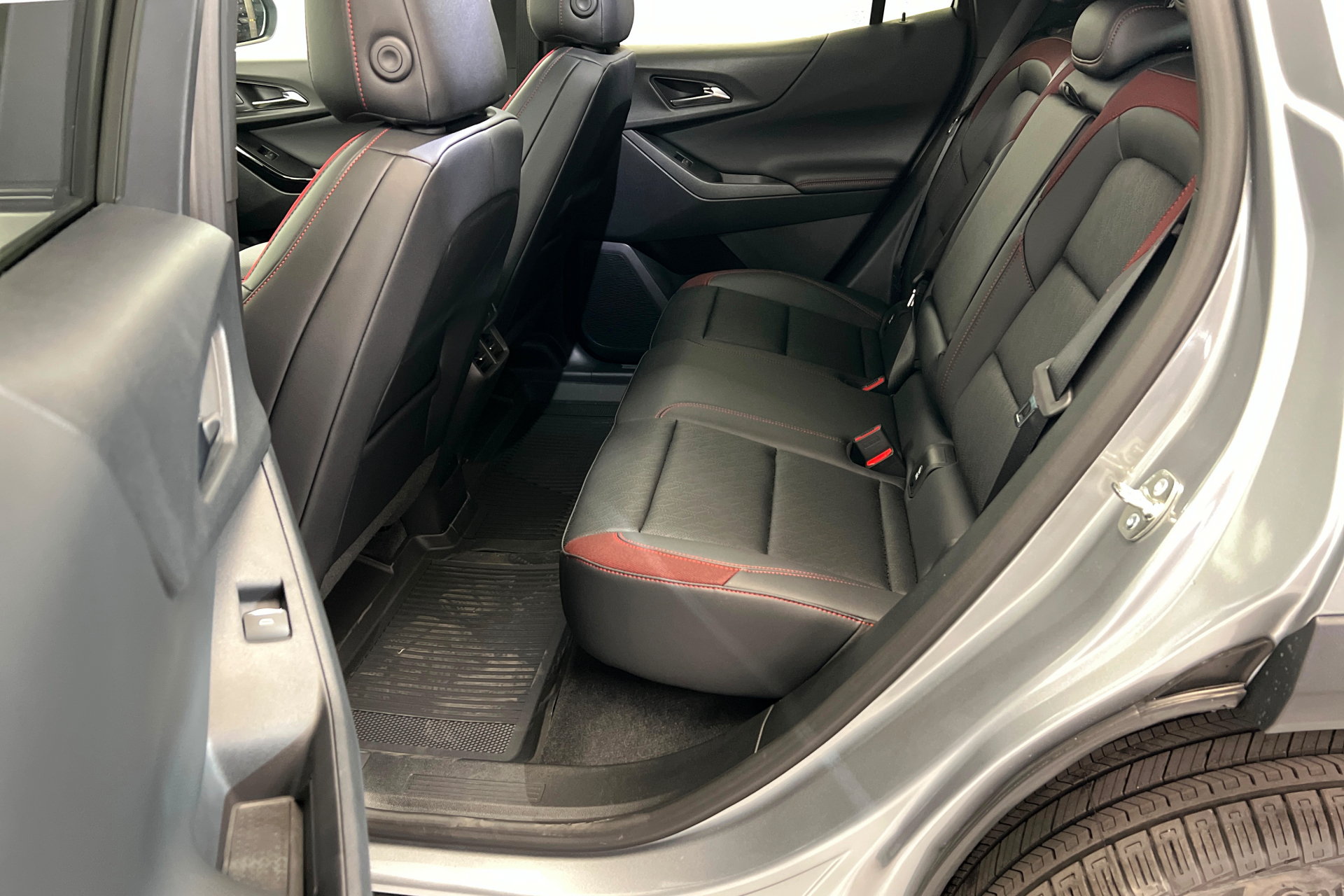 New 2027 Chevrolet Equinox RS w/ Safety and Technology Package AWD/4WD image 22