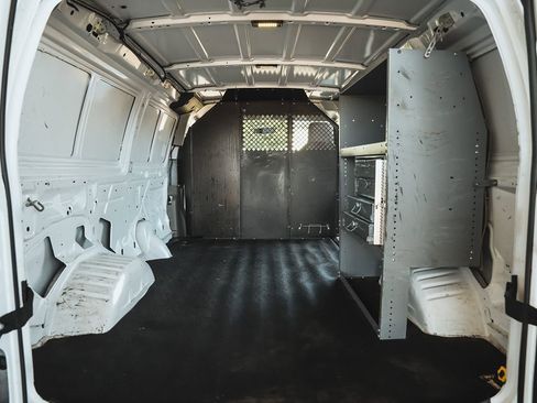 Used 2013 Ford E-150 and Econoline 150 image 9
