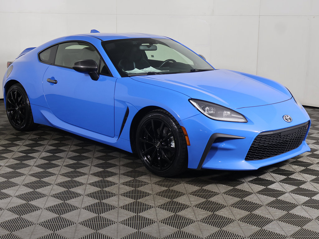 Used 2023 Toyota GR86 Premium RWD image 2