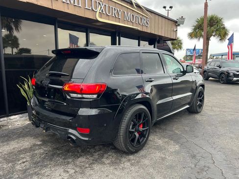 Used 2020 Jeep Grand Cherokee SRT image 9