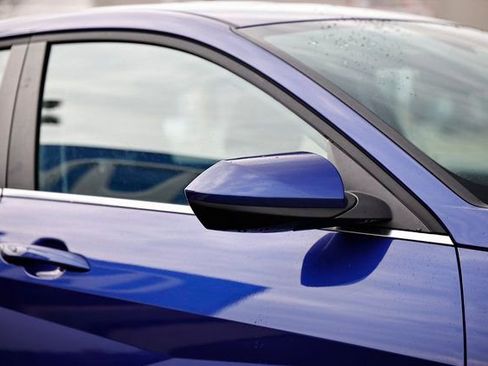 Used 2025 Hyundai Elantra SEL image 12