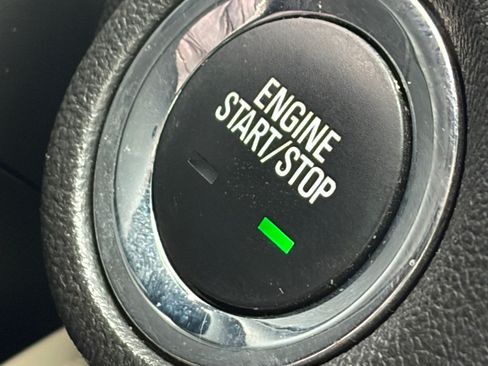 Used 2019 Buick Regal Essence w/ Driver Confidence Package I FWD image 32