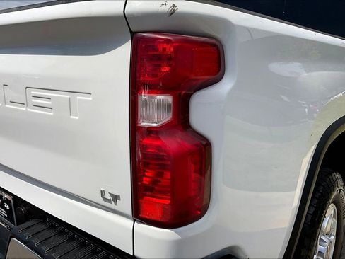 Used 2024 Chevrolet Silverado 2500 LT image 4