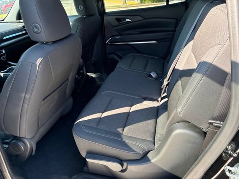 Used 2024 Chevrolet Traverse LS FWD image 14