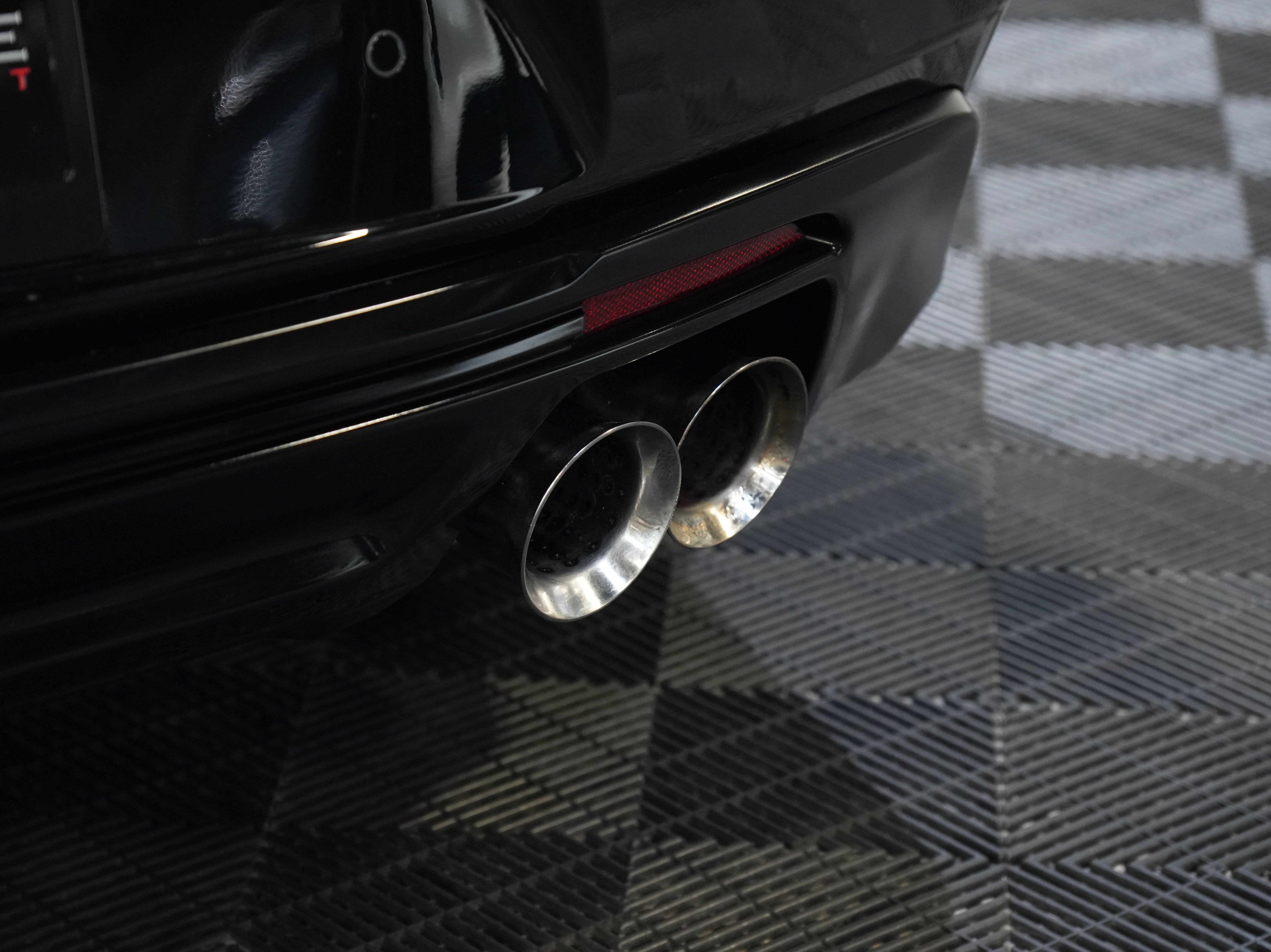 Used 2018 Chevrolet Camaro ZL1 RWD image 18