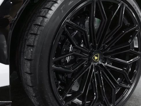 New 2025 Lamborghini Urus SE image 21