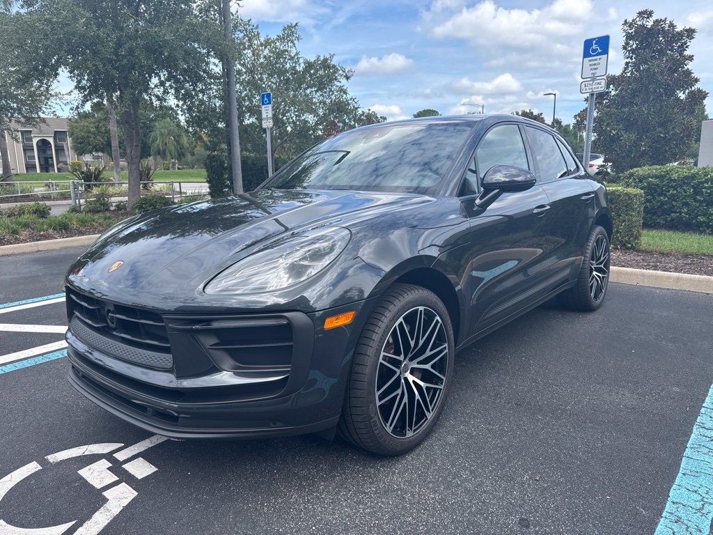 Certified 2026 Porsche Macan AWD/4WD image 1