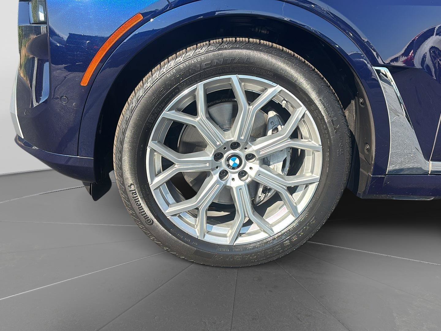 Used 2023 BMW X7 xDrive40i w/ Premium Package AWD/4WD image 16