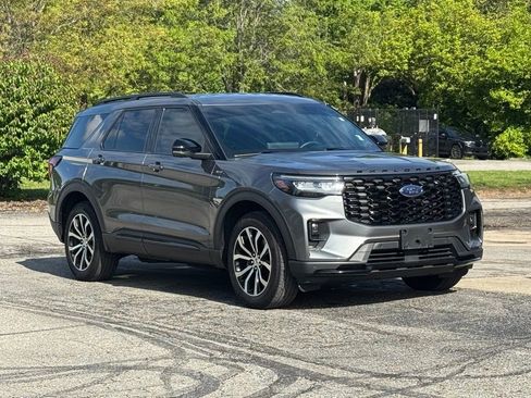 Used 2025 Ford Explorer ST-Line AWD/4WD image 1
