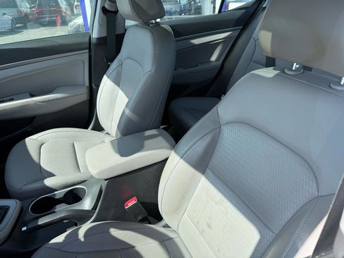 Used 2018 Hyundai Elantra Limited w/ Cargo Package image 9