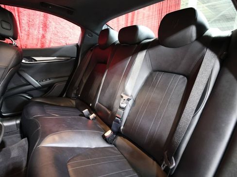 Used 2018 Maserati Ghibli RWD image 14
