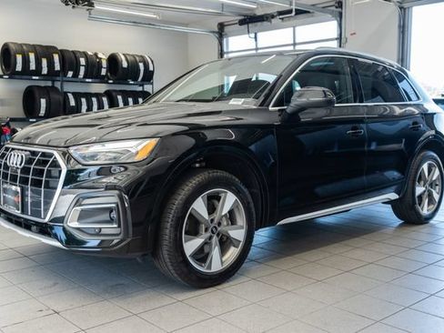 Used 2023 Audi Q5 2.0T Premium Plus w/ Premium Plus Package AWD/4WD image 3