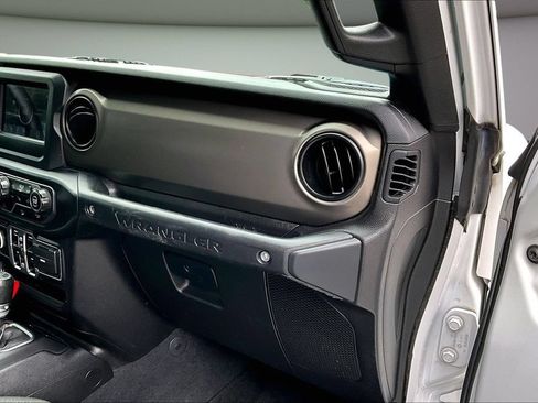 Used 2018 Jeep Wrangler Unlimited Sport S AWD/4WD image 26