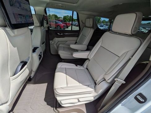 Used 2023 GMC Yukon Denali w/ Denali Reserve Package AWD/4WD image 18