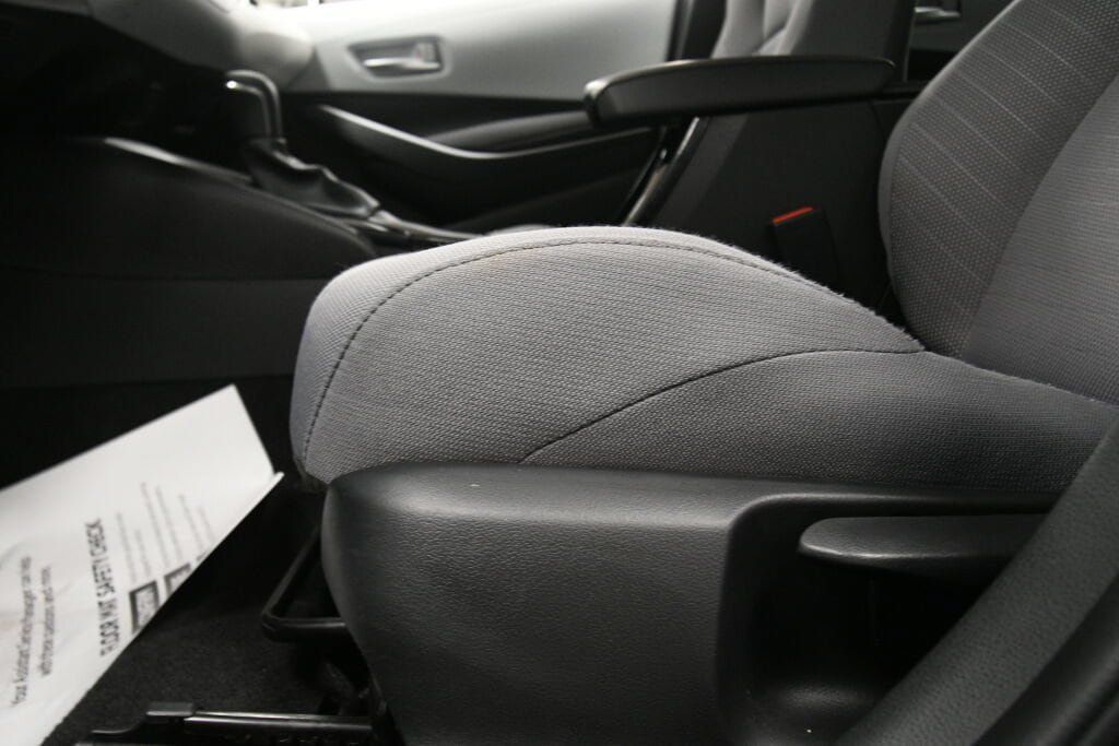 Used 2023 Toyota Corolla SE w/ Carpet Mat Package (TMS) FWD image 10
