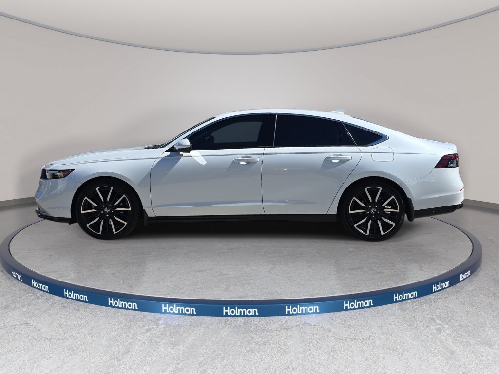 Used 2024 Honda Accord Touring image 9