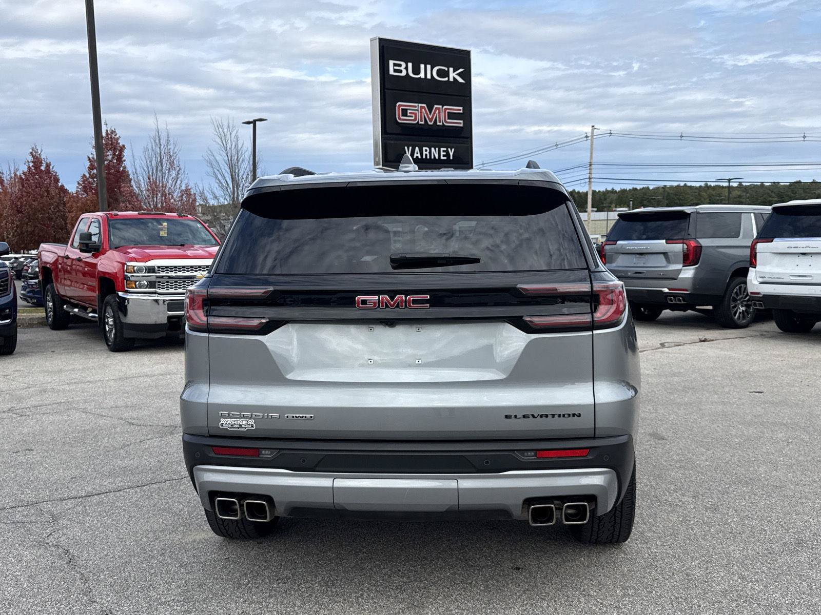 Used 2024 GMC Acadia Elevation AWD/4WD image 8