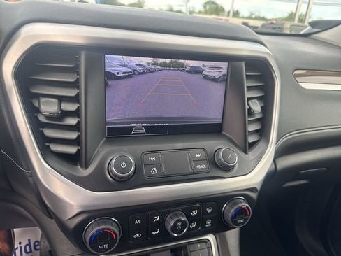 Used 2023 GMC Acadia SLE w/ Driver Convenience Package FWD image 14