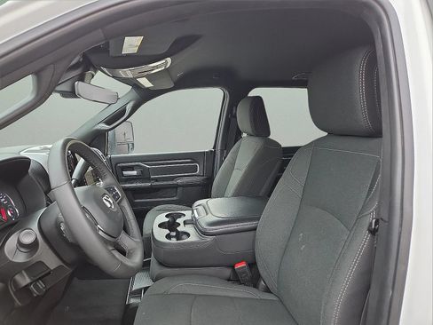 Used 2025 RAM 2500 Big Horn AWD/4WD image 13