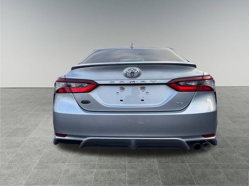 Used 2021 Toyota Camry SE image 4