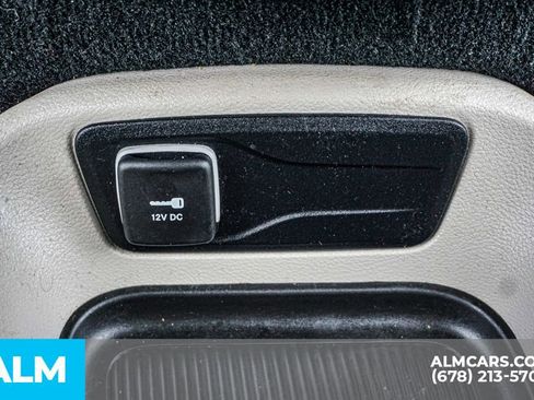 Used 2024 Chrysler Pacifica Select image 50