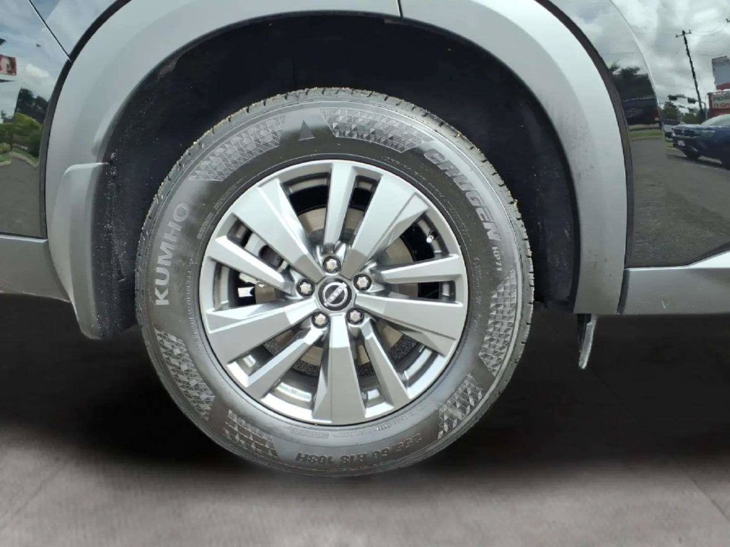 Certified 2026 Nissan Pathfinder SV FWD image 20