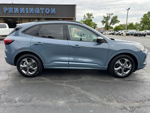Used 2024 Ford Escape ST-Line w/ Tech Pack #1 FWD image 8