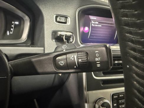 Used 2018 Volvo S60 T5 Inscription Platinum image 15