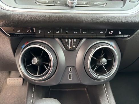 Used 2025 Chevrolet Blazer LT FWD image 15