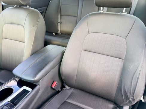 Used 2024 Nissan Altima 2.5 SV image 13