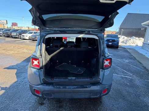 Used 2018 Jeep Renegade Latitude image 35