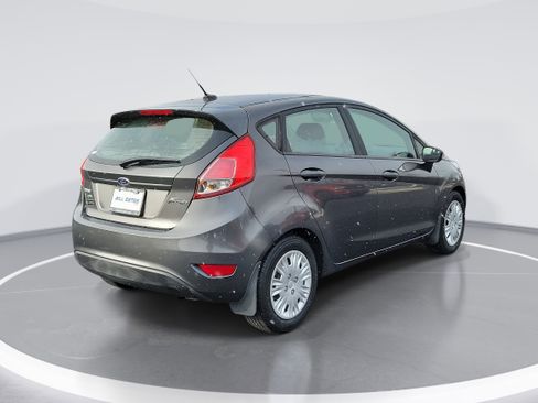 Used 2015 Ford Fiesta SE image 3