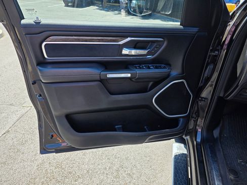Used 2019 RAM 1500 Laramie w/ Trailer Tow Group AWD/4WD image 10